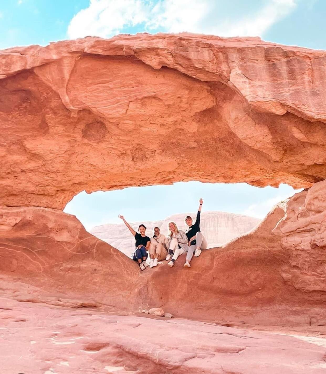 Tamim Luxury Wadi Rum Camp מראה חיצוני תמונה