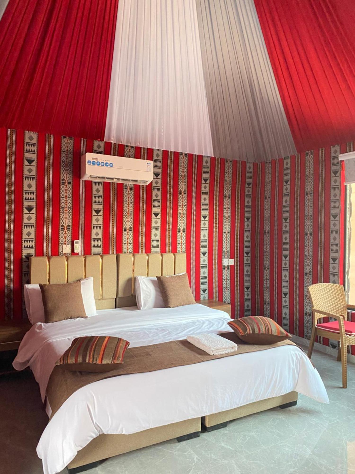 Tamim Luxury Wadi Rum Camp מראה חיצוני תמונה